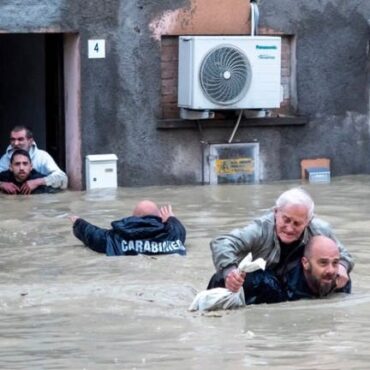 Heftige Überschwemmungen in Italien: Mindestens acht Tote
- NEWSZONE