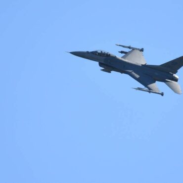 Jetzt doch: Ukraine soll F-16-Kampfjets bekommen