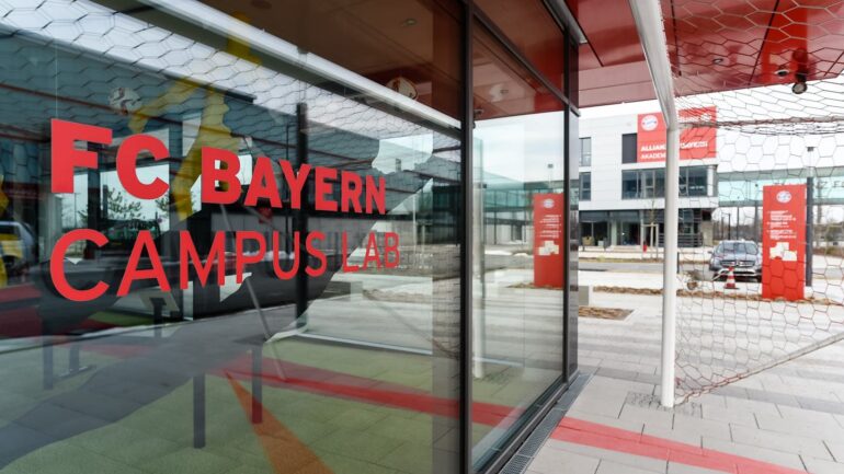 Deshalb hat der FC Bayern Stress mit dem Zoll
- NEWSZONE