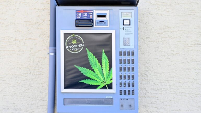 Polizei räumt 17 Cannabis-Automaten leer
- NEWSZONE