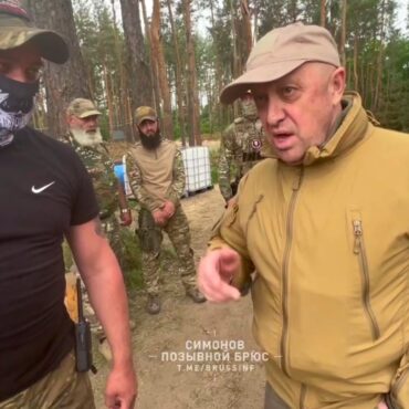 Russische Wagner-Söldner stellen sich gegen russisches Militär
- NEWSZONE