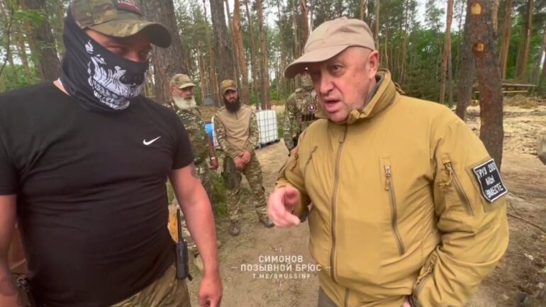 Russische Wagner-Söldner stellen sich gegen russisches Militär
- NEWSZONE